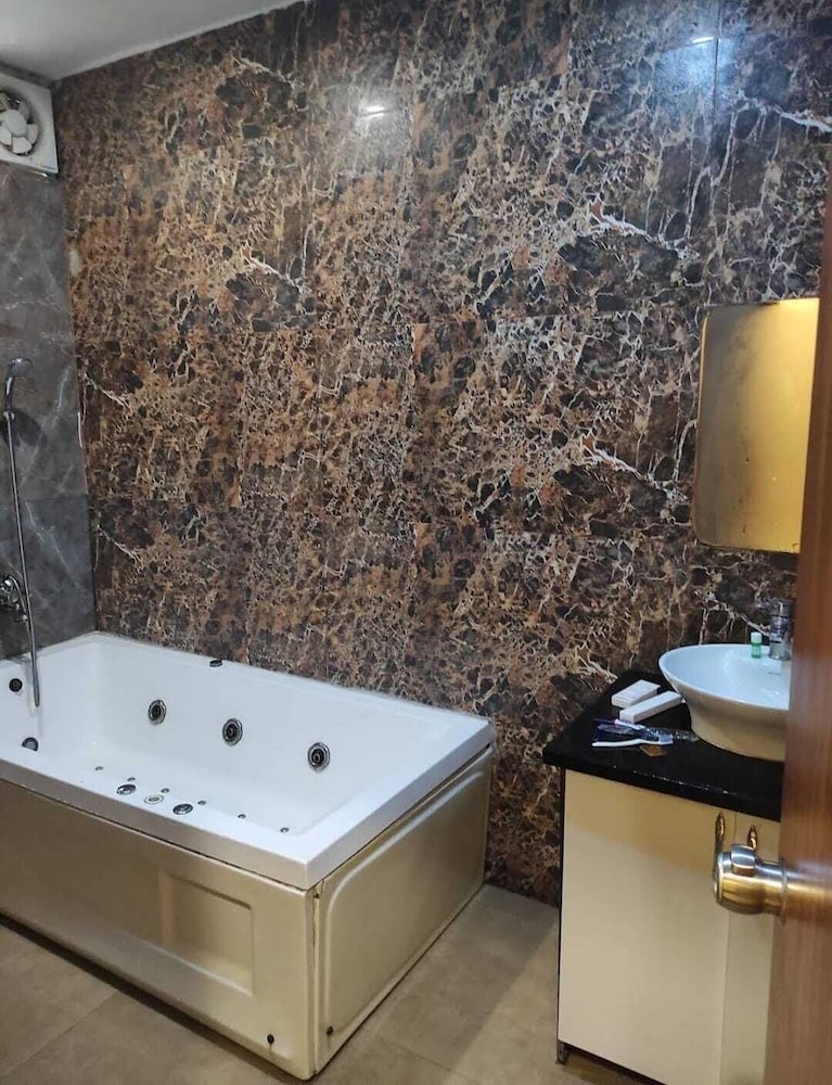 LAVIT HOTEL