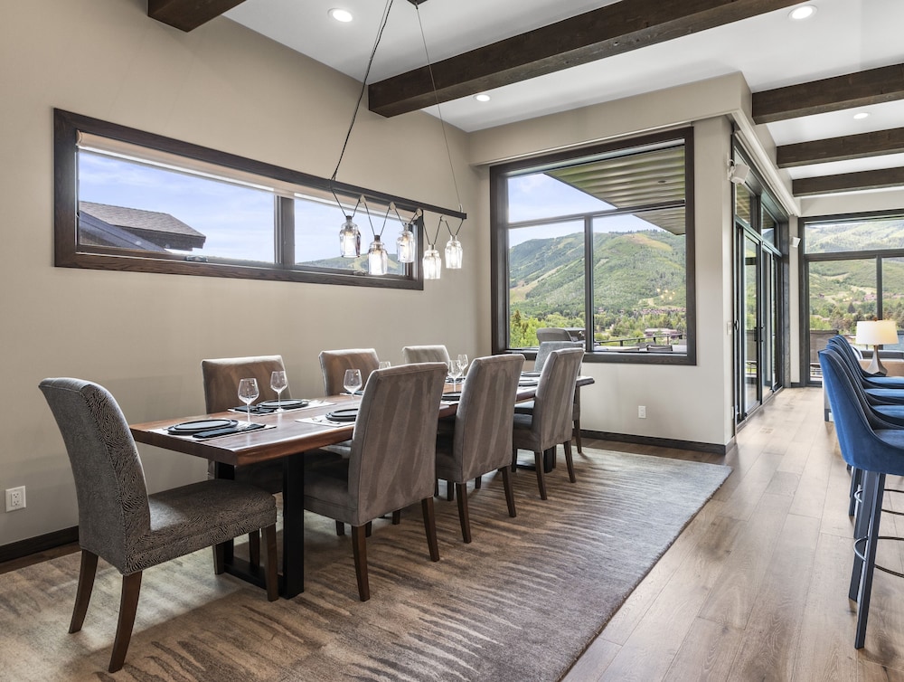 Nine Peaks 4 Bedroom Home