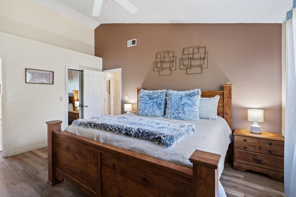 Villas at Somerset 3 Bedroom Condo Amenity Access 3 Condo