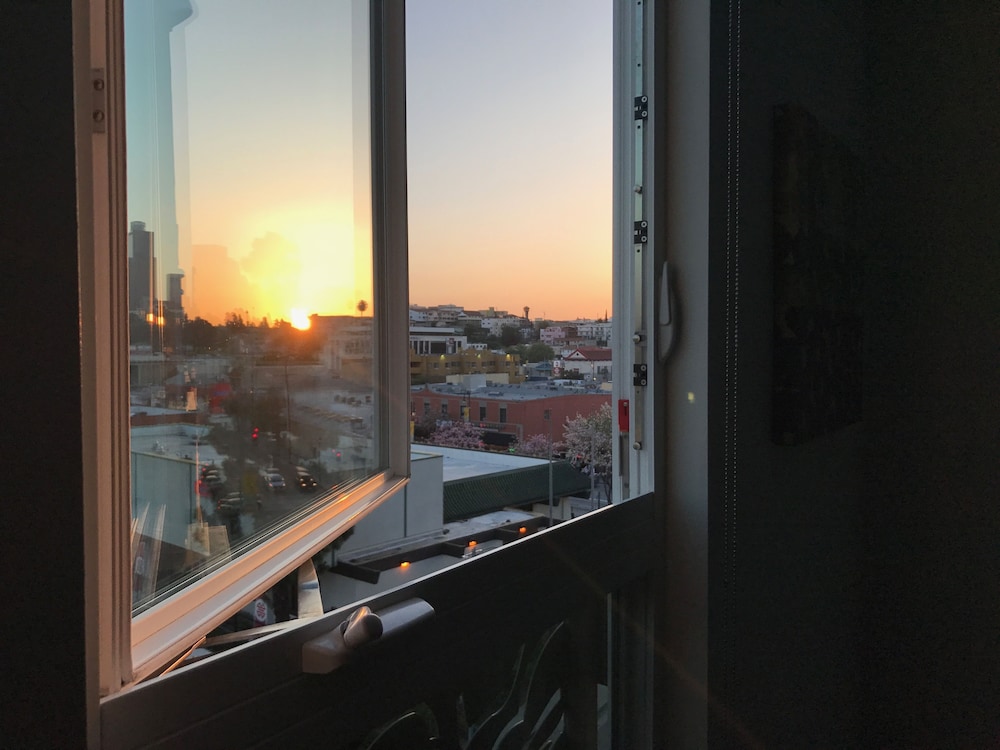 New Lyfe Finest Luxury Apartment
