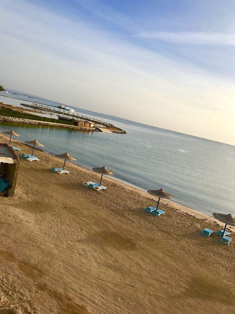 Cecelia Resort