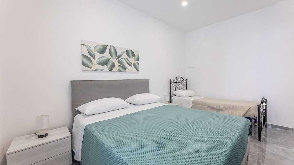 Sole Apartment 1 - Central Marina With Modern Furnishings