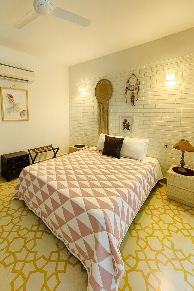 Siboney House by evaddo