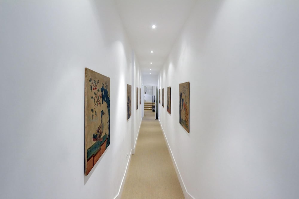 La Camelia an Elegant and Extravagant 2 Bedroom Apartment