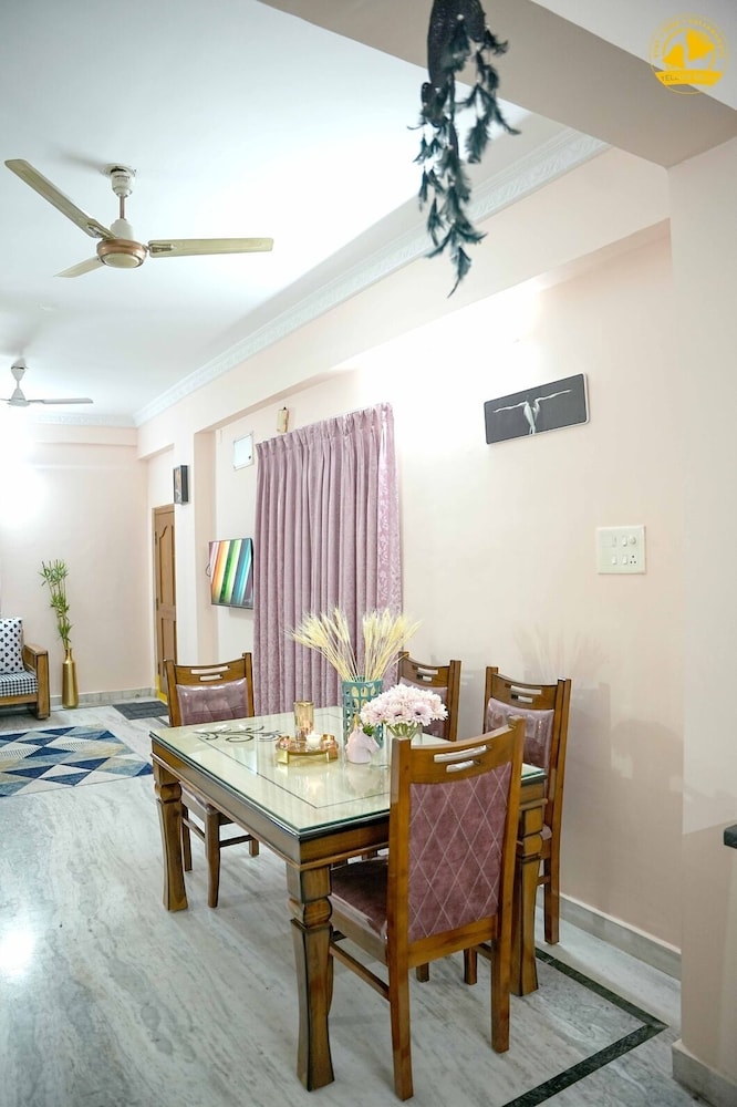 Yellow Bells Residency (Serviced Apartments)