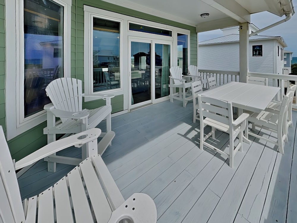 Shore Sounds Fun by Topsail Realty