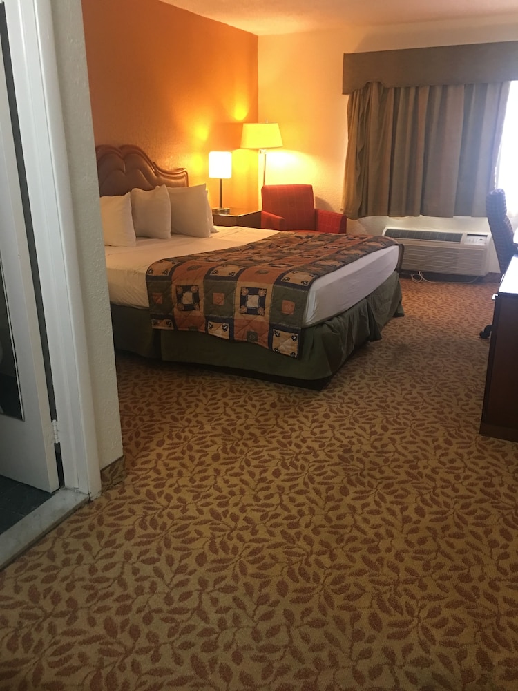 Detroit Vacations - A Victory Hotel - Southfield - Property Image 4