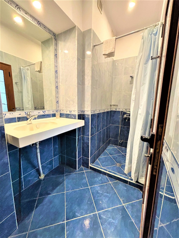 Lopera Guest House