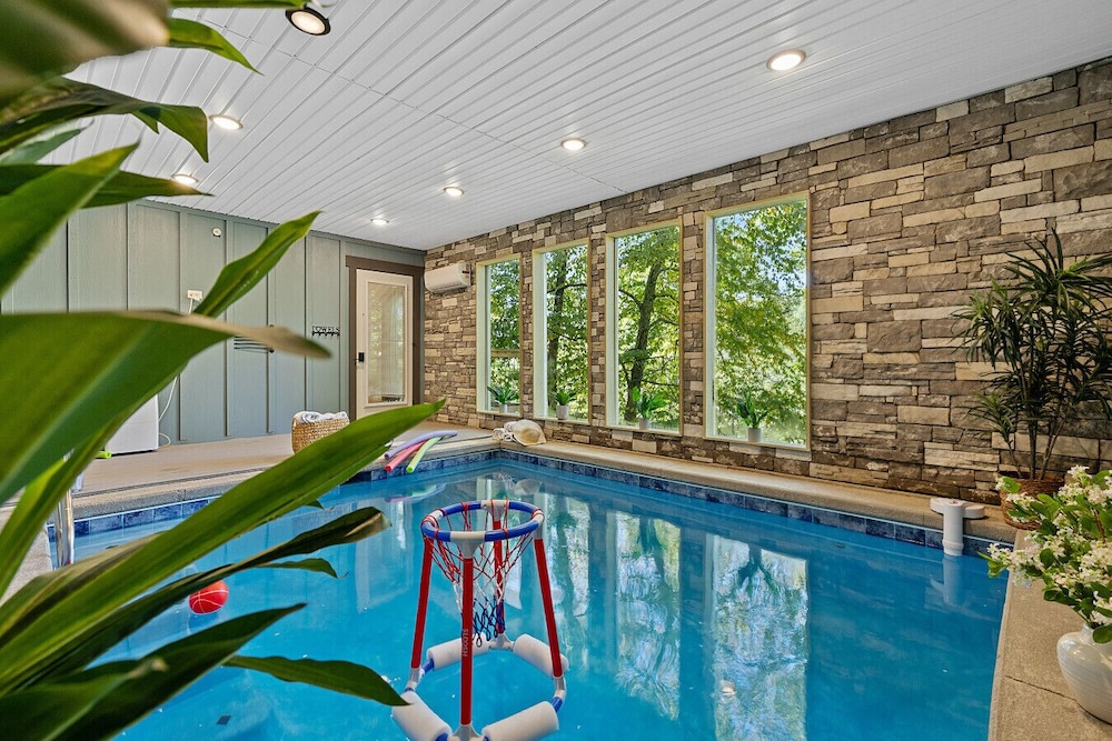 Summit Luxe Resort