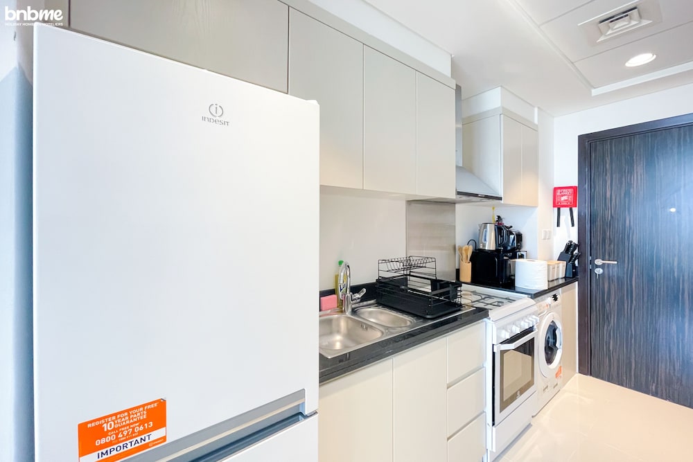 ST-Carson Tower B-2716 by bnbme homes