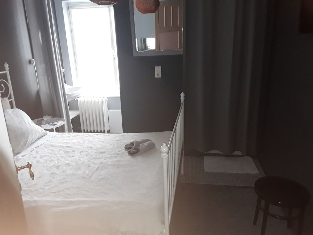 Le Chanteraine view 3