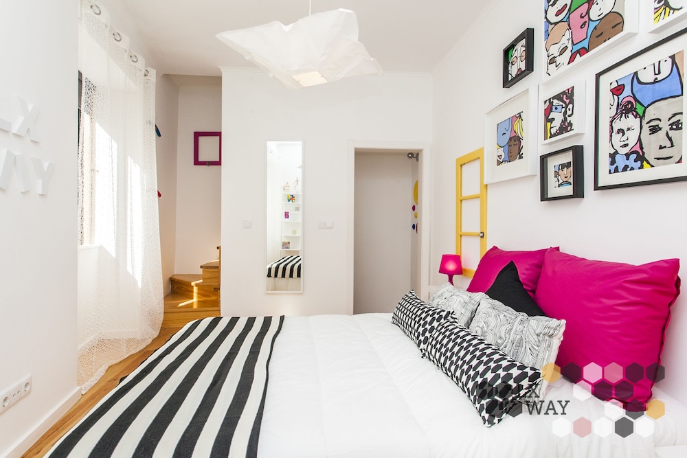 LxWay Bairro Alto - Travessa da Cara view 2