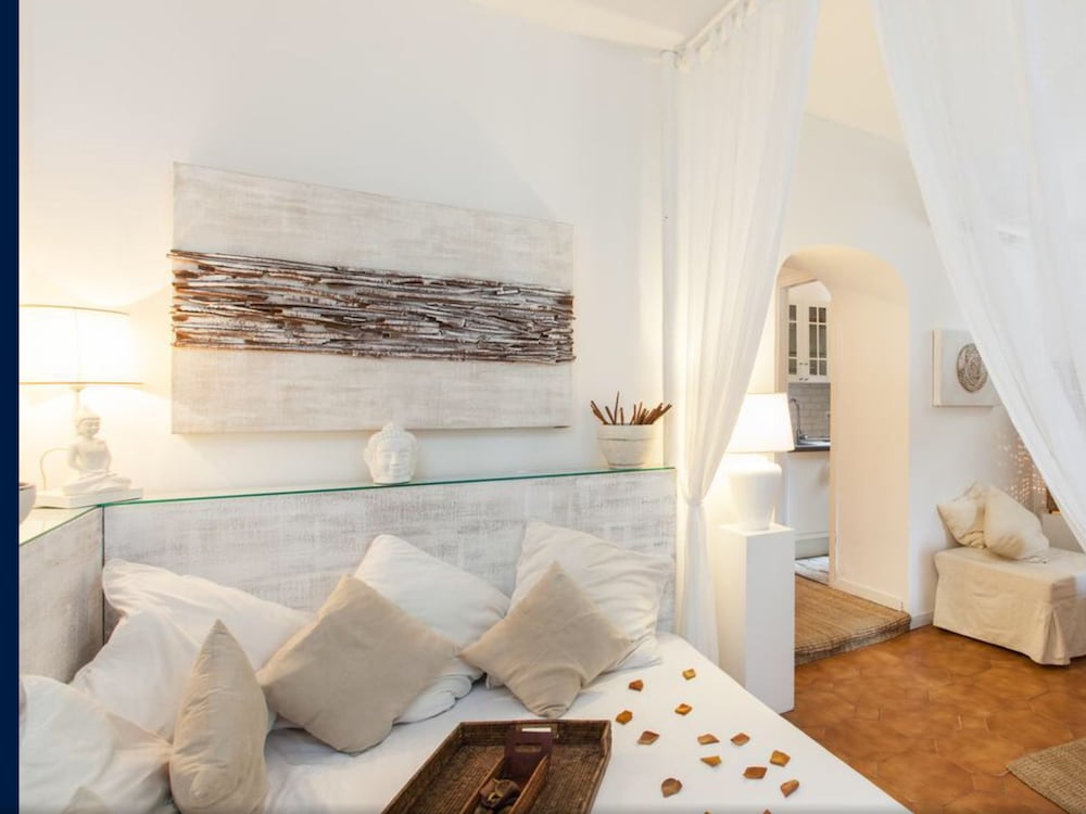 Navona Home