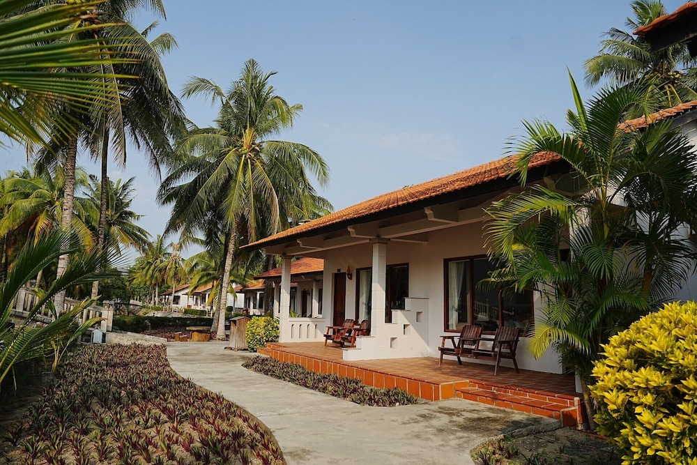 Dat Lanh Resort
