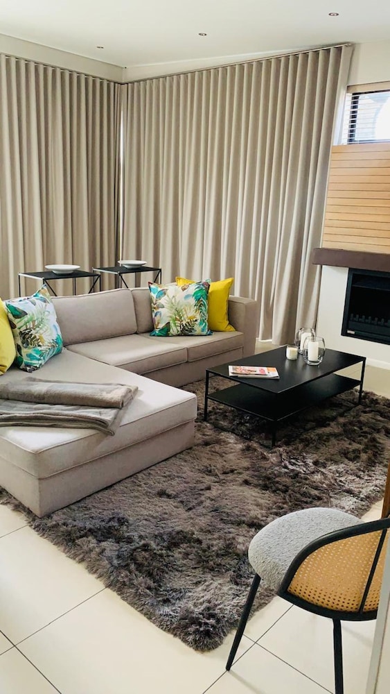 Lovely 3 bed With Splash Pool in Seapoint - 2245
