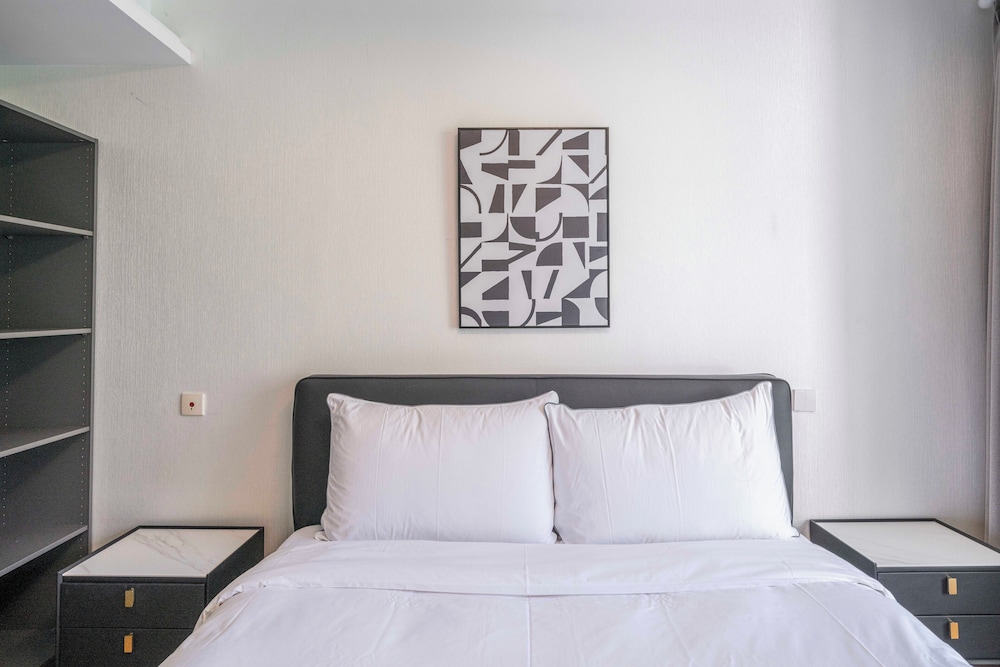 Tyms Morden 3BR 2BA APT Bella Vita