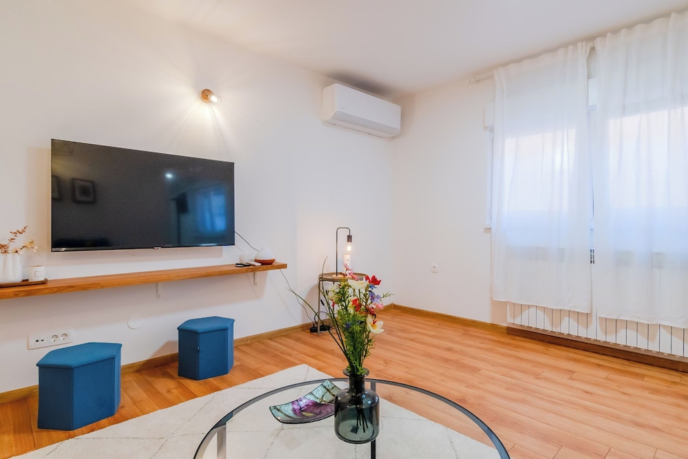 Peaceful Nest In City Center