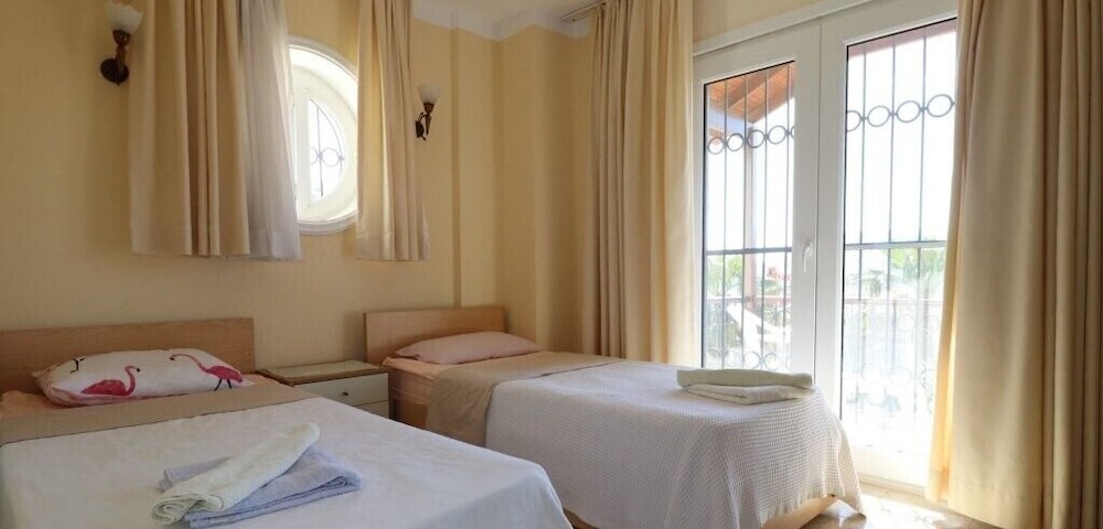 Villa FT04 by JoyLettings view 2
