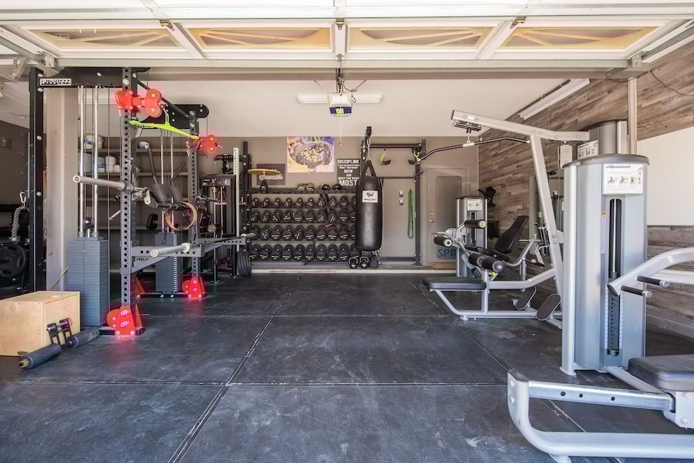 Scottsdale Paradise Poolside With Hot Tub Gym