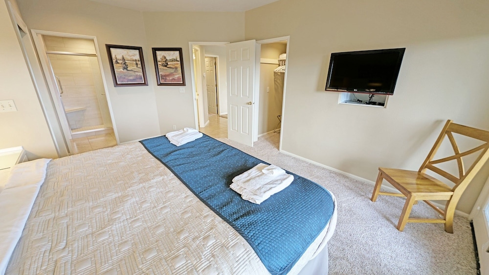 Mt Bachelor Village 332 2 Bedroom Condo