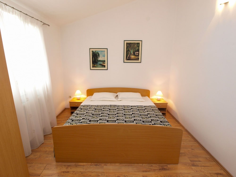 Apartment 440 view 5