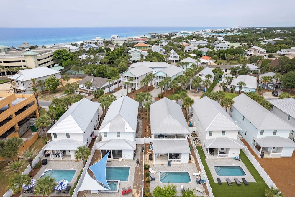 Pool, Patio & Outdoor Dining + Walk to Shore, Pier Park Sanctuary on Sands