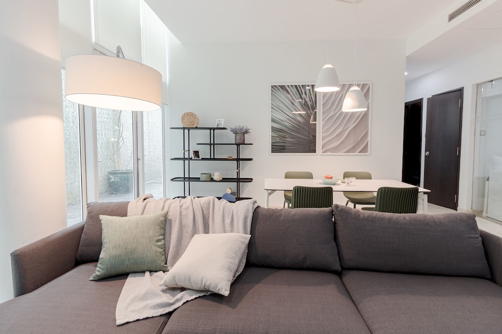 Blue Arch Suites - The Notre Dame Saigon