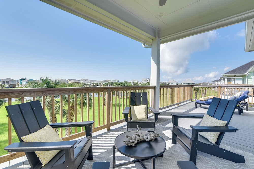 Near Terramar Beach: Home w/ Patio in Galveston