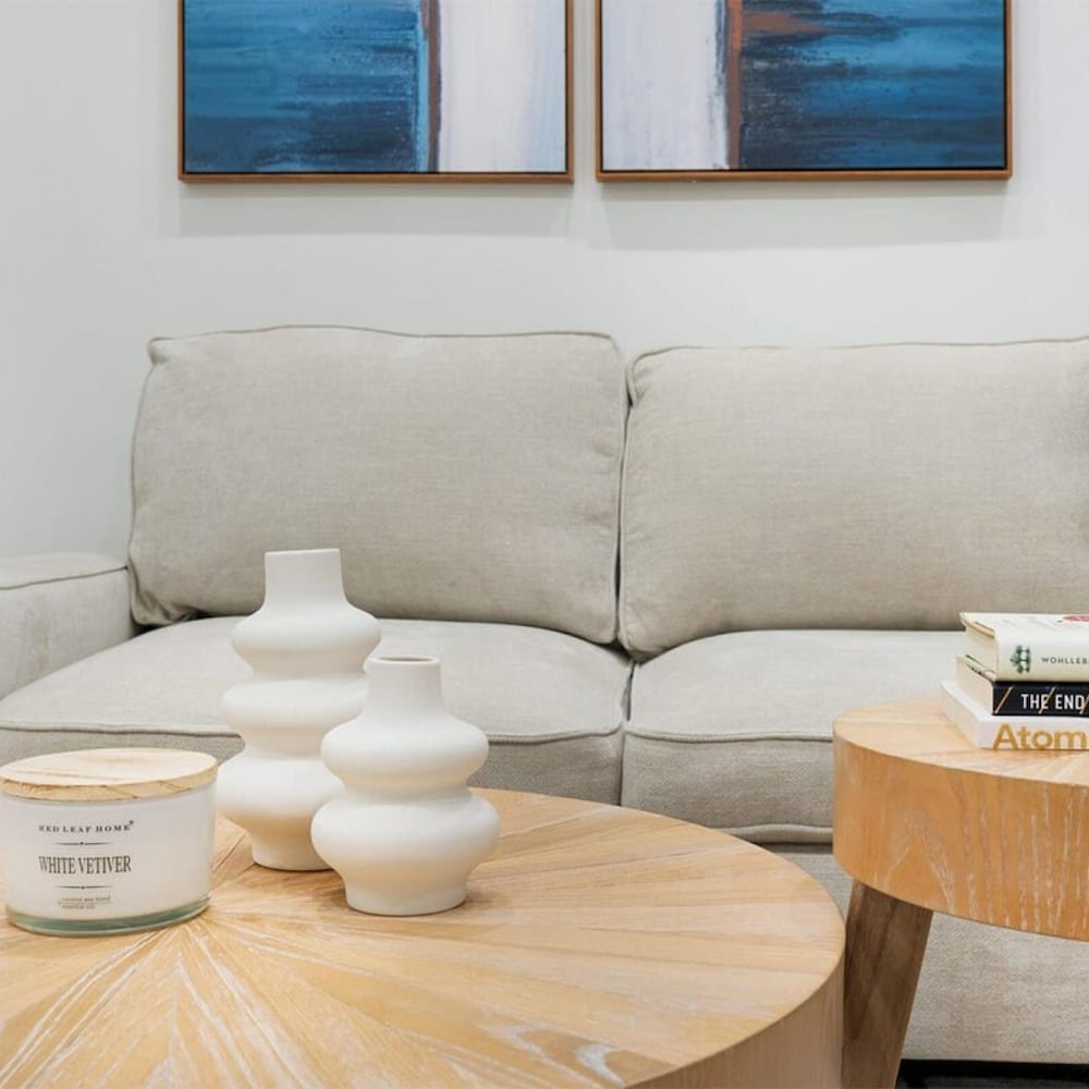 317-2a Sleek Modern 1Br UES W D