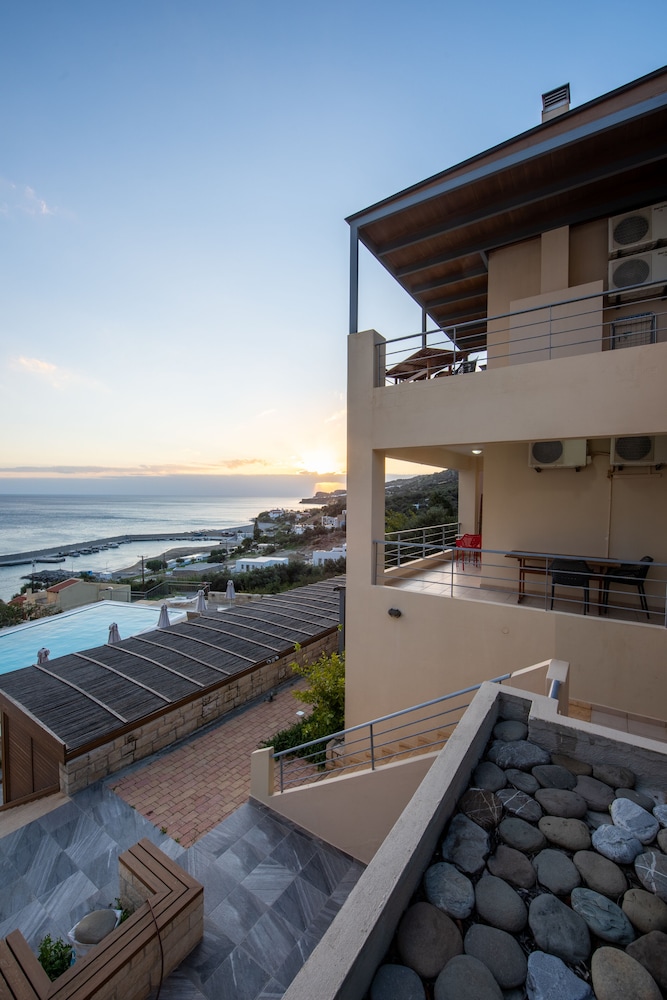 Portela Suites Kastri