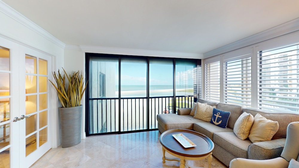 Sandarac 502b: Beachfront 3br Condo W/ Pool & Views 3 Bedroom Condo