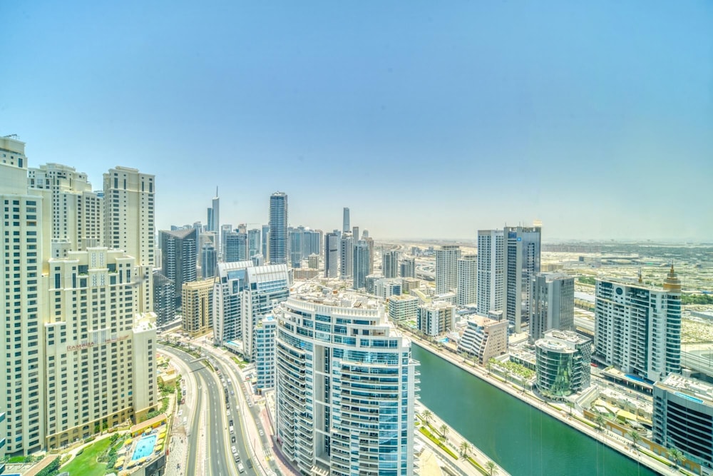 Serene Beachfront Ain Dubai View at Address JBR