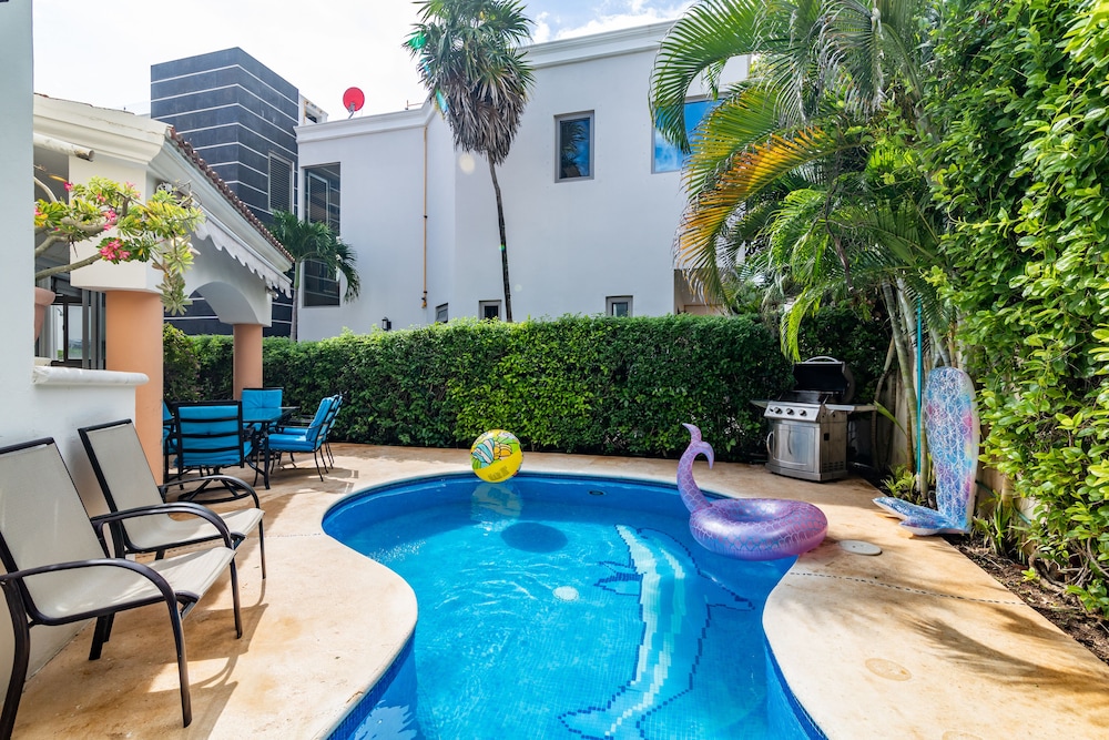 Beachfront Homes by Playa Paradise