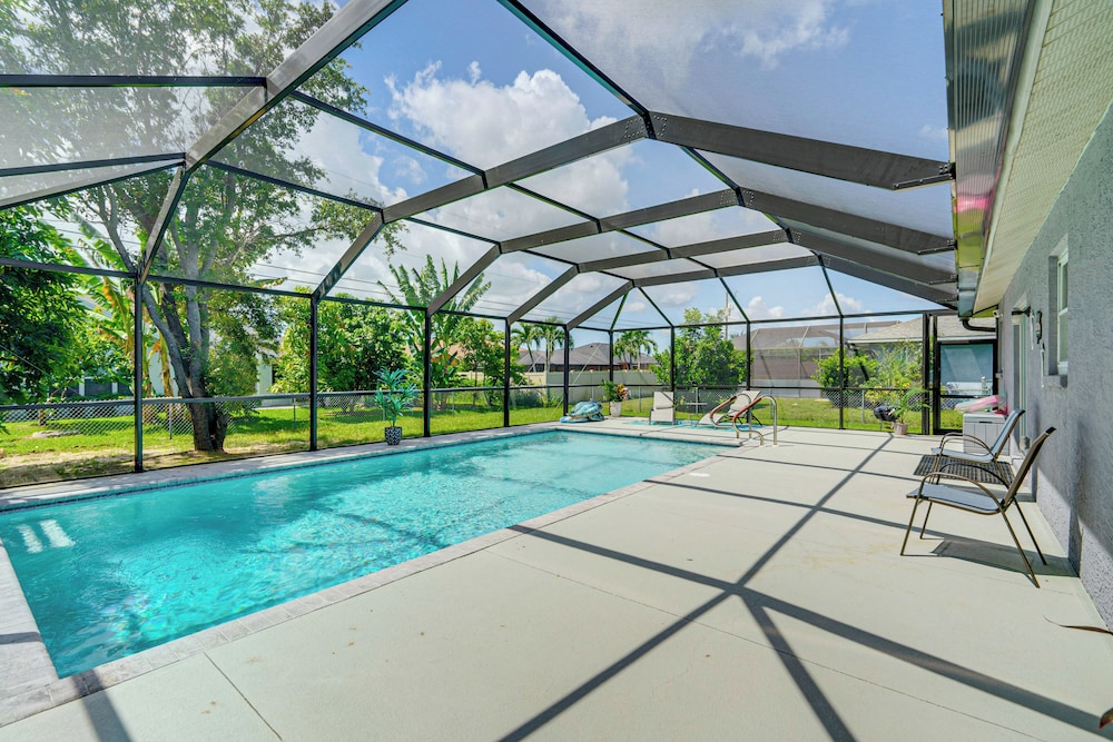 Quiet Neighborhood! Poolside Oasis in Cape Coral