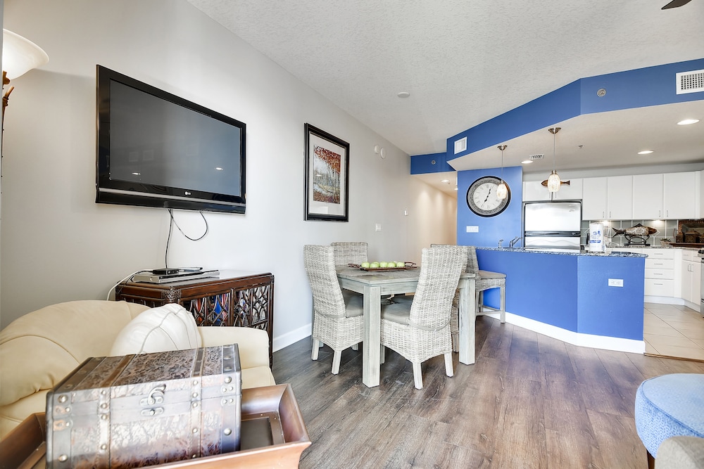 Grand Panama Beach Resort by Book That Condo