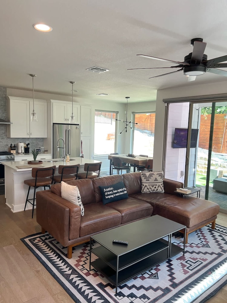 Upstay - Eastside Home w Patio BBQ - Mins to DT