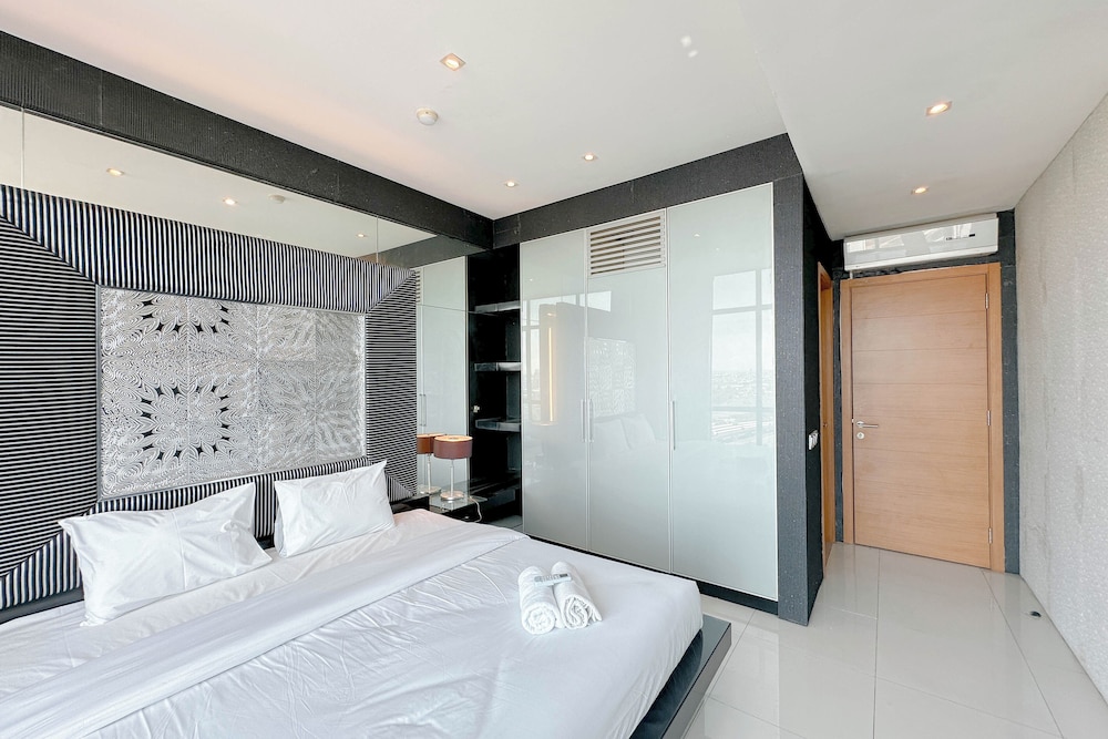 Spacious And Comfortable Living 3Br Apartment At Aryaduta Residence