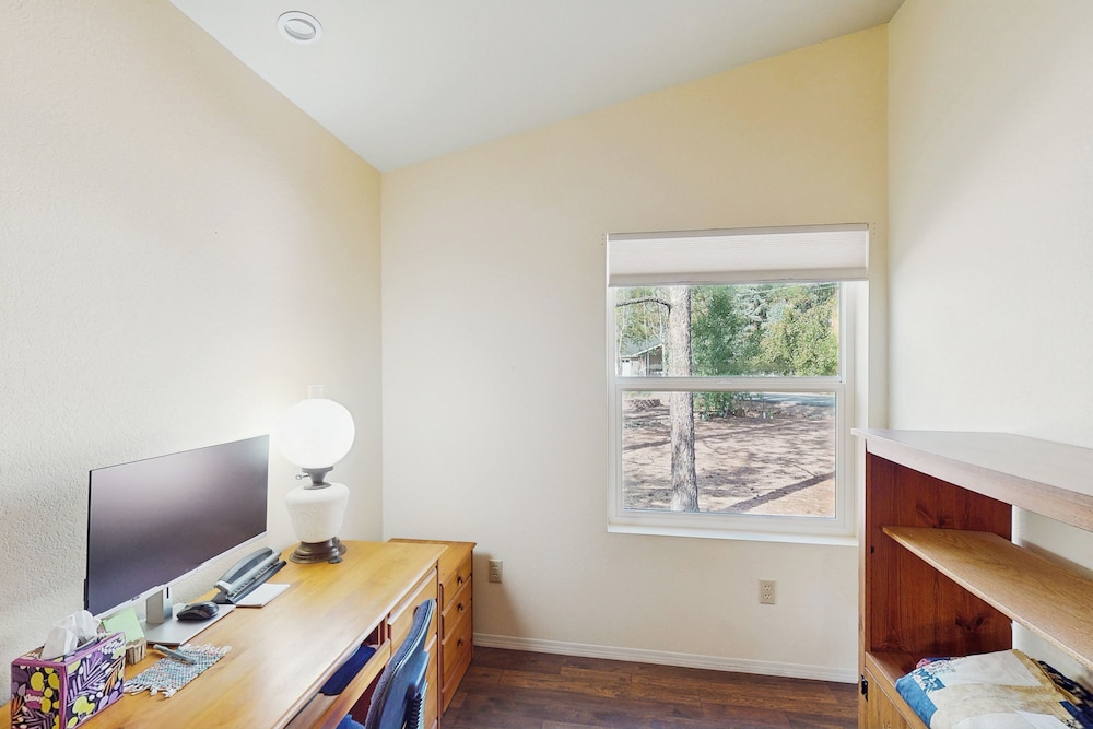 3BR Home Close to Golf, Trails, Lake, & Ski Resort