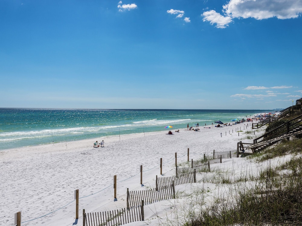 Your Ideal Beach Getaway With Private Pool, Game Room and Close to Beach!