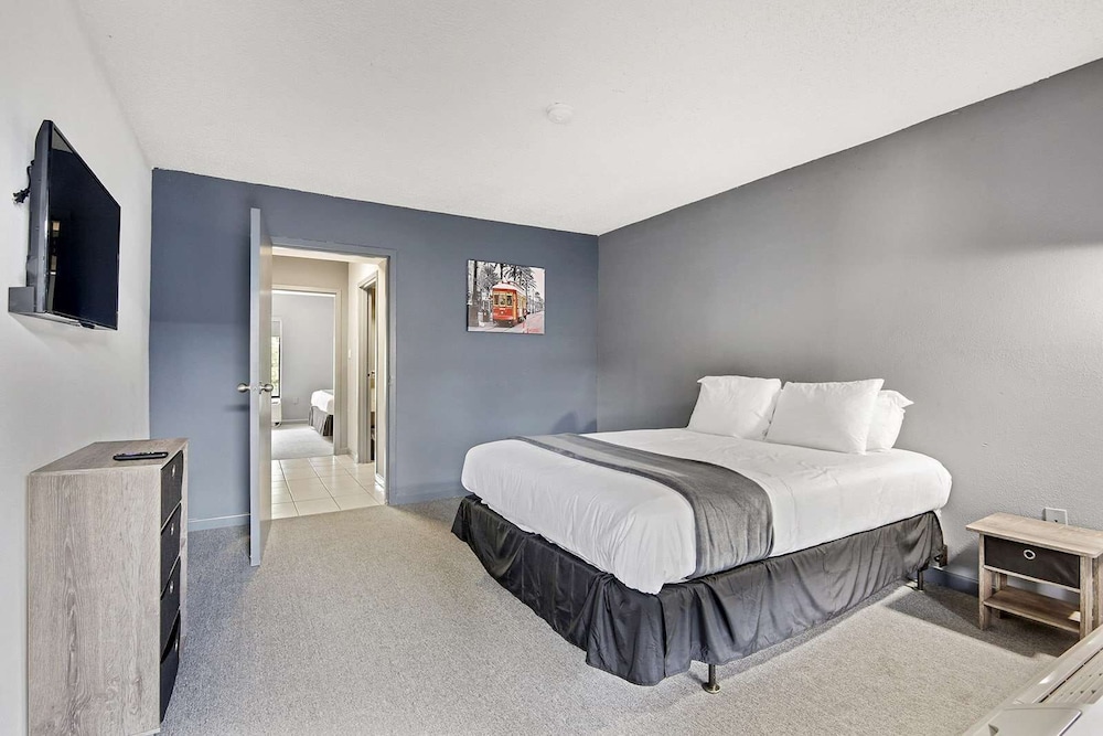 Ramada by Wyndham New Orleans