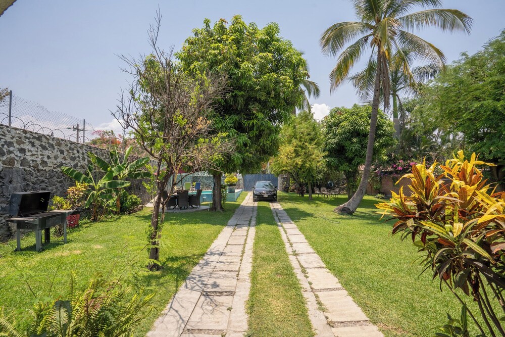 Vacation house with pool - Temixco 2 BR