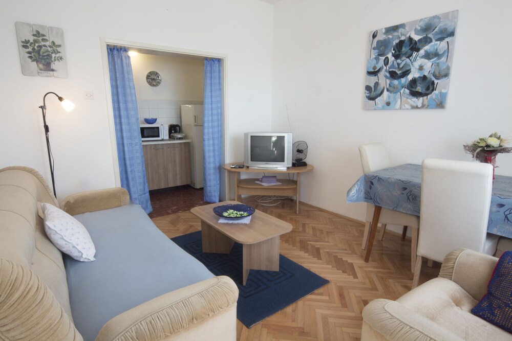 Ema Sun Apartment