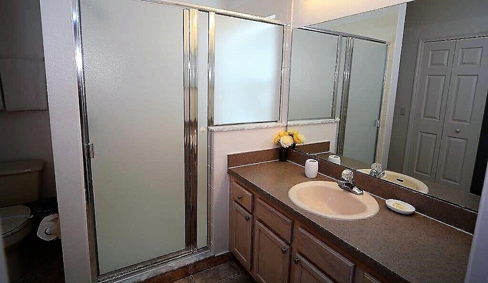 663 4-bedroom Pool Home, Eagle Pointe Kissimmee - Image 4