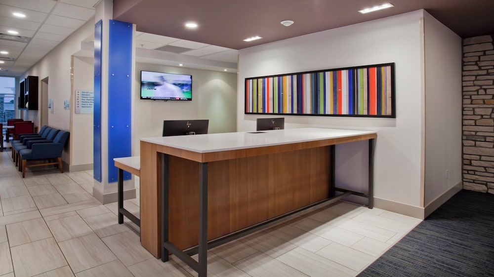 Green River Vacations - Holiday Inn Express  Suites Green River, an IHG Hotel - Property Image 7