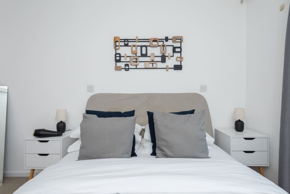 Old Street - Sleek Apartment