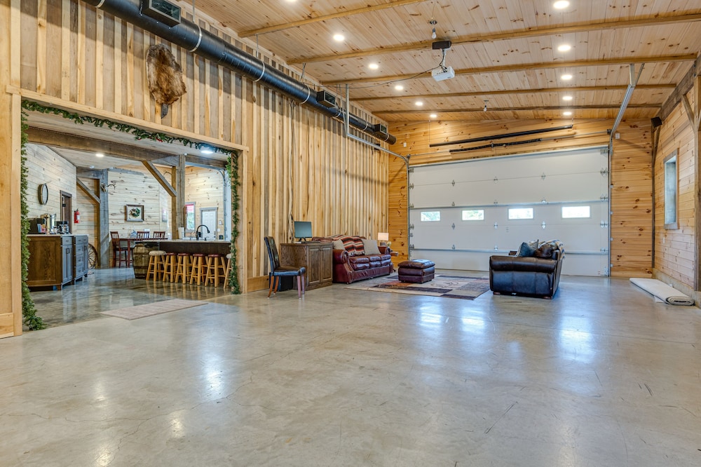 'eagle Crest Lodge' - Large Group Getaway! view 2