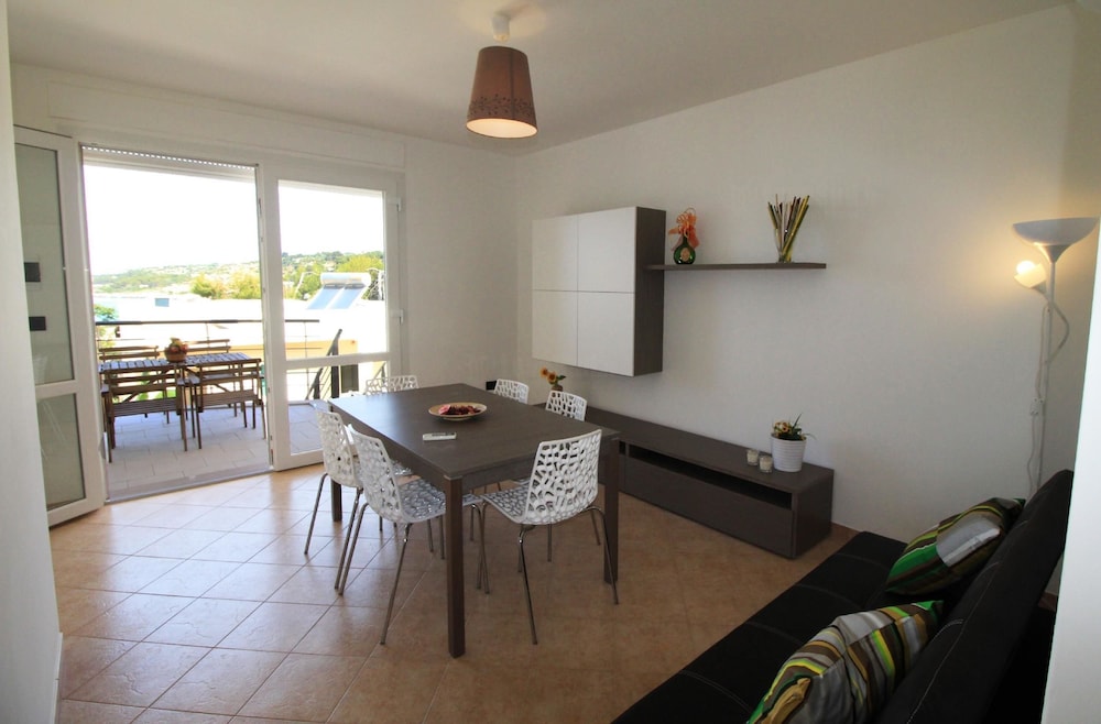 Gregoriana Front Beach en Patu — balance & terrace