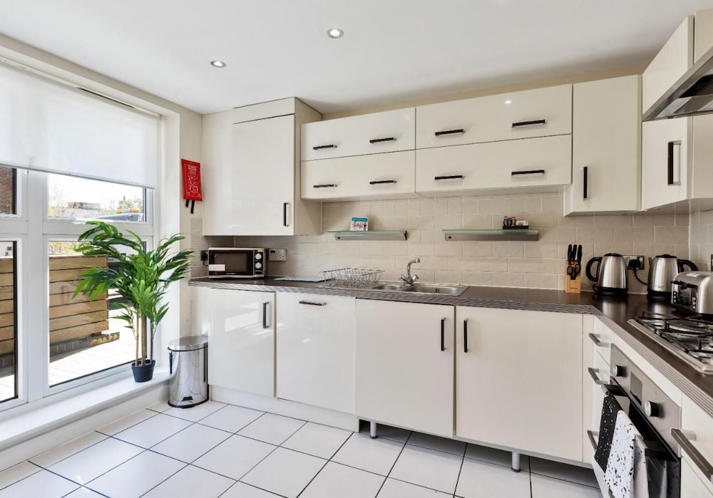 Brighton s Best BIG House 2 Large Group House 4 Bedrooms 3 Bathrooms Roof Terrace City Centre view 2