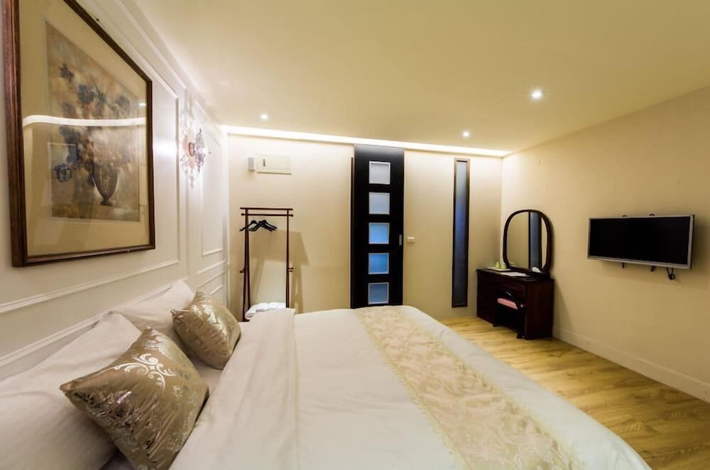 LITHO Hostel