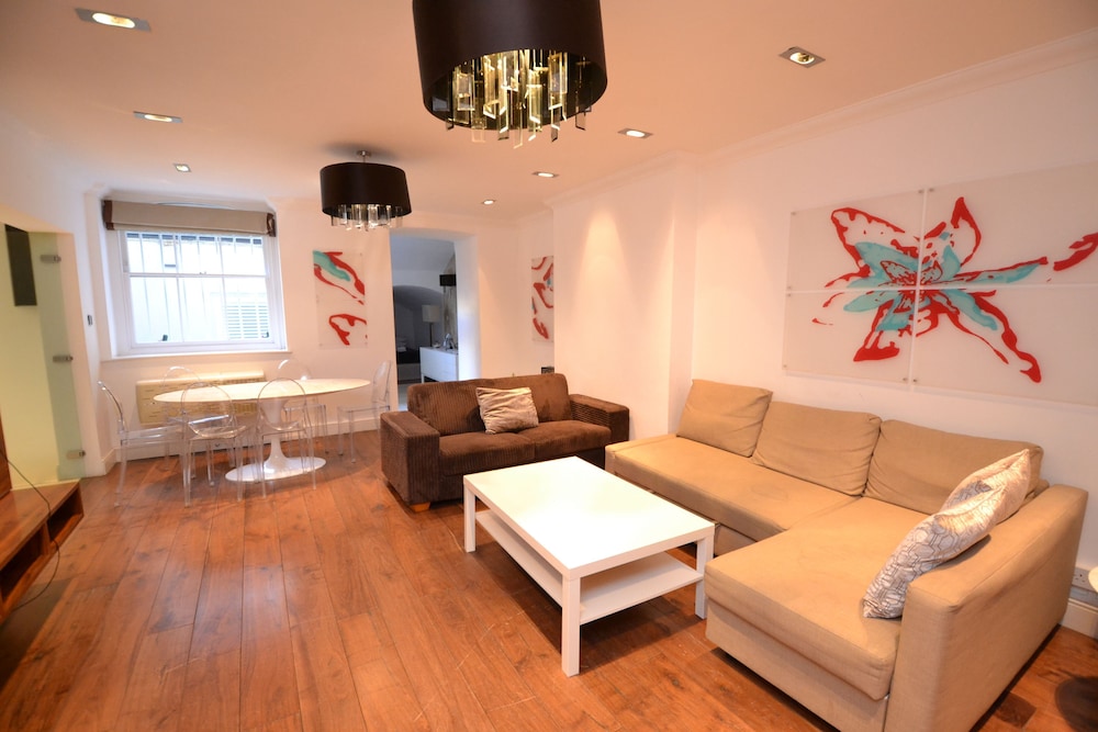Luxury Hyde Park